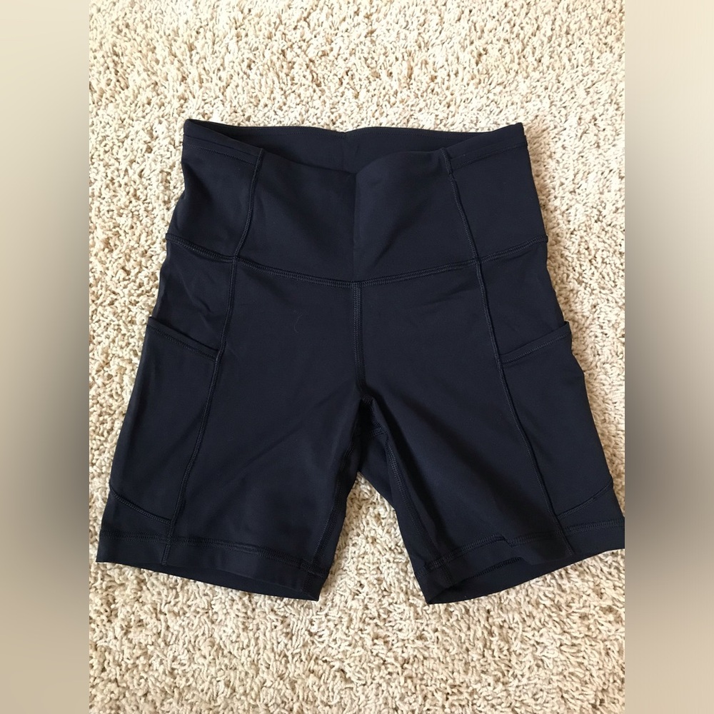 Lululemon black biker shorts